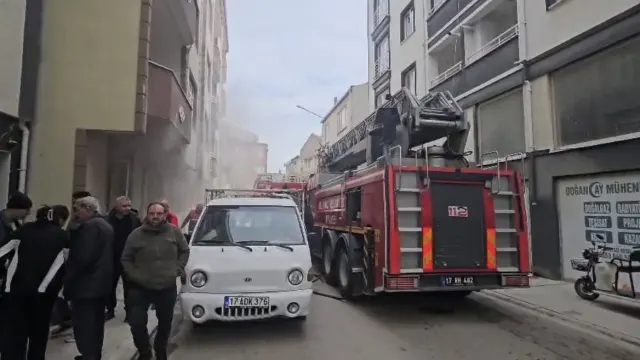 Gelibolu’da Apartman Yangını Paniğe Neden Oldu