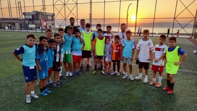 Lapseki'de Camiler Arası Futbol Turnuvası Gençleri Buluşturdu