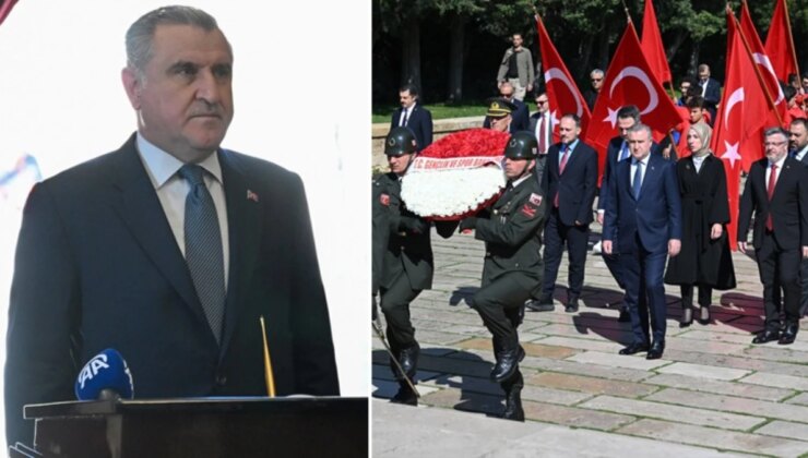Bakan Bak gençlerle birlikte Ata’nın huzuruna çıktı! İşte Özel Defter’e yazdığı mesaj