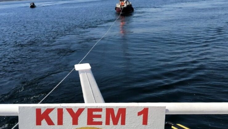 Çanakkale Boğazı’nda Arızalanan Yelkenli Tekne Kurtarıldı