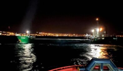 Çanakkale Boğazı’nda Makine Arızası Yapan Gemi Karanlık Limana Demirletildi
