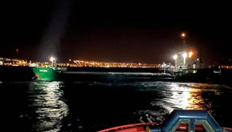 Çanakkale Boğazı’nda Makine Arızası Yapan Gemi Karanlık Limana Demirletildi