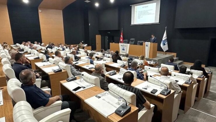 Çanakkale Valisi İlhami Aktaş, muhtarlarla bir araya geldi