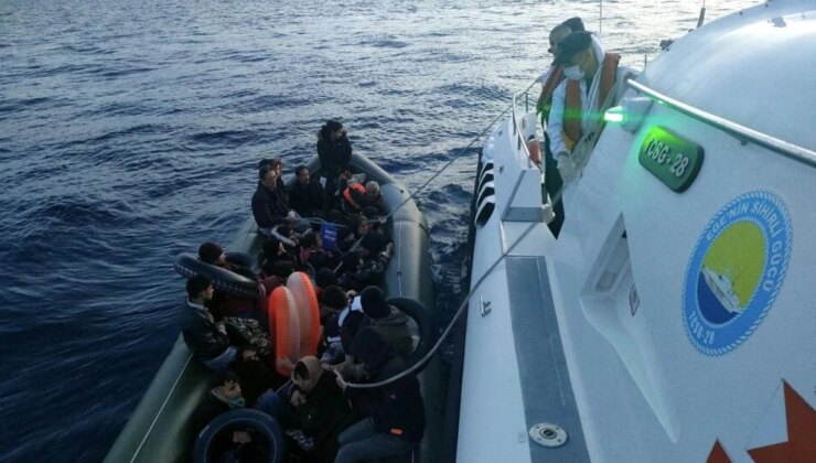 Çanakkale’de 30 kaçak göçmen kurtarıldı