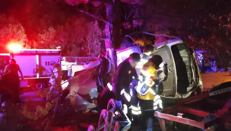 Çanakkale’de Otomobil Kazası: 2 Kişi Hayatını Kaybetti