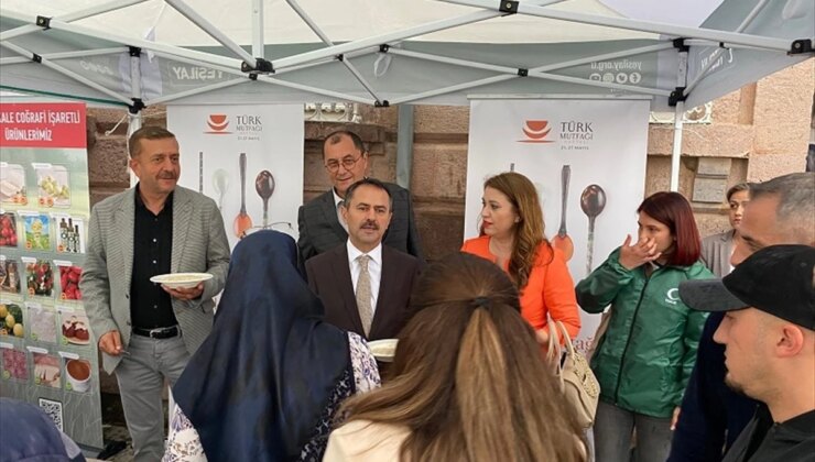Çanakkale’de Türk Mutfağı Haftası’nda keşkek tanıtıldı