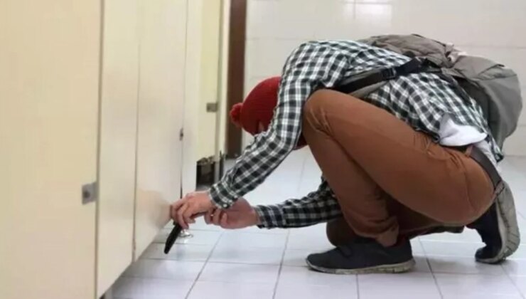 15 yaşındaki kız çocuğuna skandal hareket! Tuvalette gizlice fotoğrafını çekerken yakalandı
