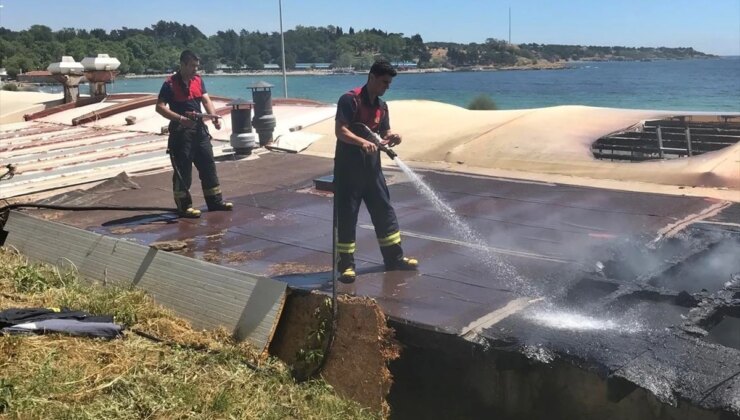 Çanakkale’de bir kafede çıkan yangın hasara neden oldu