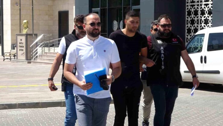 Çanakkale’de Cinnet Geçiren Şahıs Kayınpederini Öldürdü