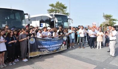 Yakakent Belediyesi 8. sınıf öğrencilerine İstanbul ve Çanakkale gezisi düzenledi