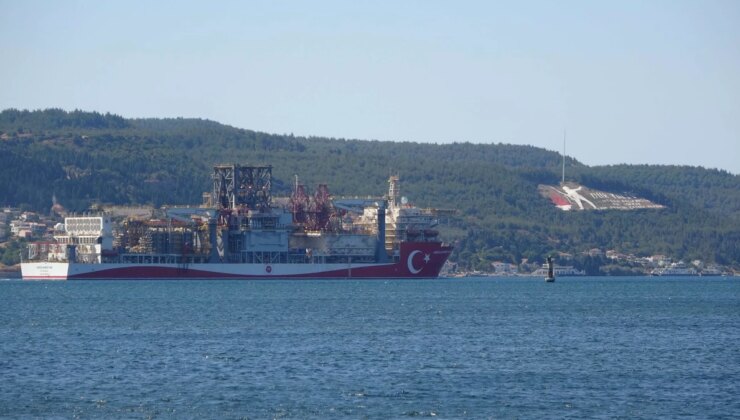 Türkiye’nin 4. sondaj gemisi Abdülhamid Han Çanakkale Boğazı’ndan geçti