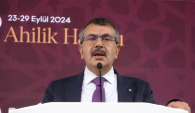 Bakan Tekin: Müfredatı Yüzde 35 Hafiflettiğimizin Müjdesini Veriyorum
