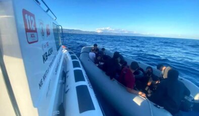 Çanakkale Sahil Güvenlik, 17 kaçak göçmeni yakaladı
