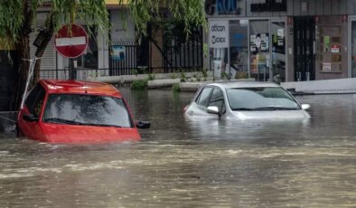 İstanbul’a şiddetli sağanak yağış uyarısı! Sıcaklıklar 10 derece birden düşecek