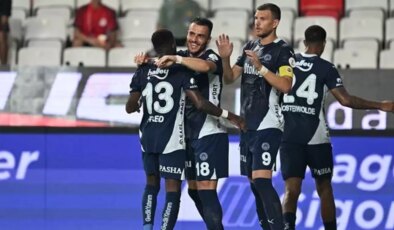 Kanarya yara sardı! Fenerbahçe, Antalyaspor’u 2-0 yendi