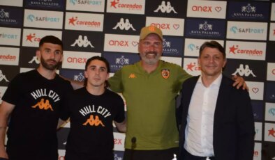 Abdülkadir Ömür: İngiltere’de insanların bizim futbol anlayışımıza saygı gösterdiğini düşünüyorum