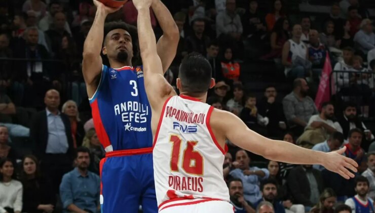 Anadolu Efes, Olympiacos’u Geçerek EuroLeague’de İkinci Galibiyetini Aldı