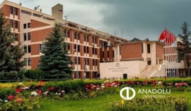 Anadolu Üniversitesi kayıt yenileme ne zaman?
