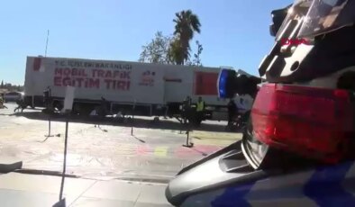 Antalya’da Mobil Trafik Eğitim TIR’ı ile Öğrencilere Trafik Eğitimi Verildi