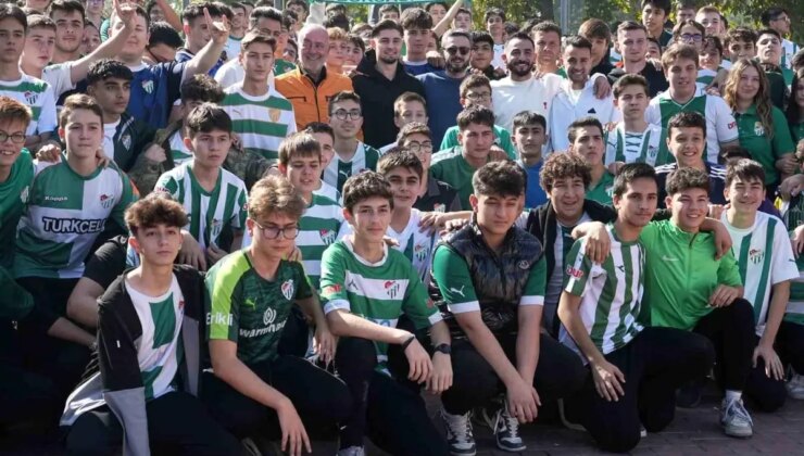Bursaspor Oyuncuları Öğrencilerle Buluştu