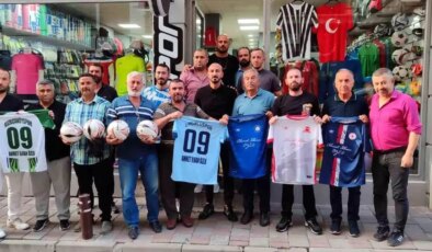 Bursasporlu Ahmet İlhan Özek’ten Amatör Kulüplere Destek
