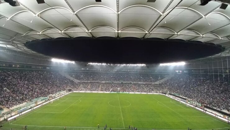 Bursaspor’un Kahramanmaraşspor’u 3-0 Yendiği Maçta 41 Bin Taraftar Destek Verdi