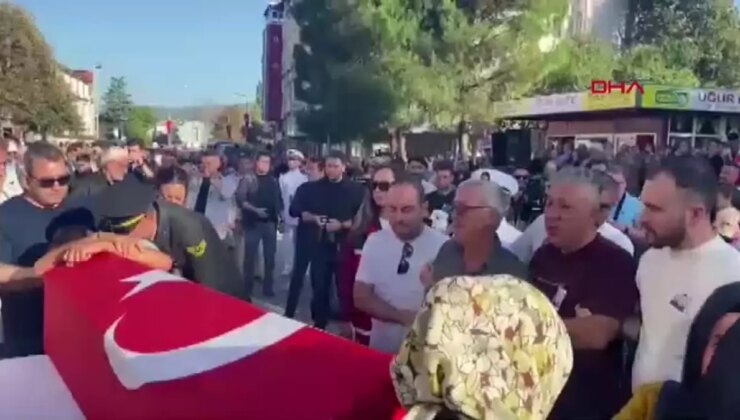 ÇANAKKALE Ağrı’da meydana gelen araç kazasında şehit olan Piyade Uzman Çavuş Burak Geniş için Çanakkale’de cenaze töreni düzenlendi