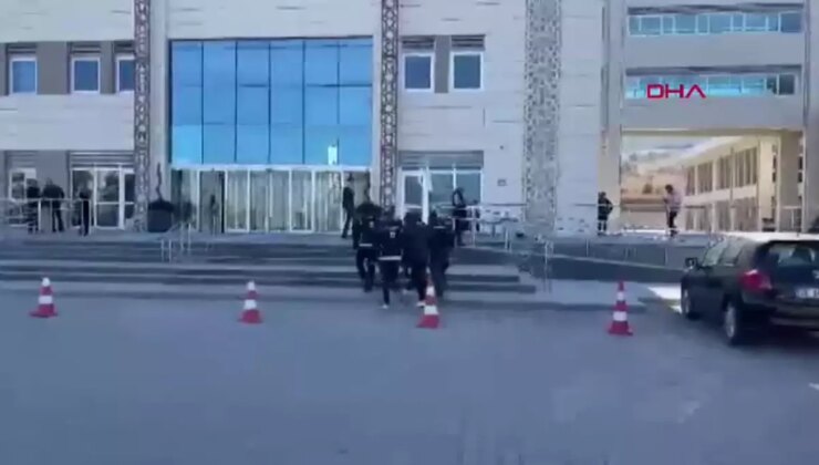 Çanakkale’de 79 Kaçak Göçmenle Birlikte İki Organizatör Tutuklandı