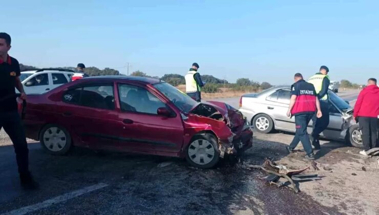 Çanakkale’de Trafik Kazası: İki Yaralı