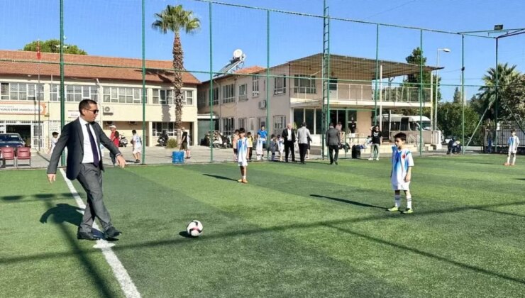 Cumhuriyet Bayramı İçin Ortaca’da Ortaokullar Arası Futbol Turnuvası Düzenlendi