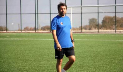 Denizli İdmanyurdu hocası, Sandıklıspor maçındaki hakem hatalarına tepki gösterdi