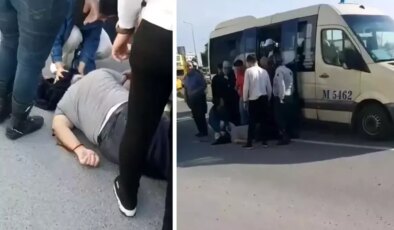 Dolmuşun kapısı aniden açılınca yolcu yere kapaklandı, şoför arkasına bile bakmadı