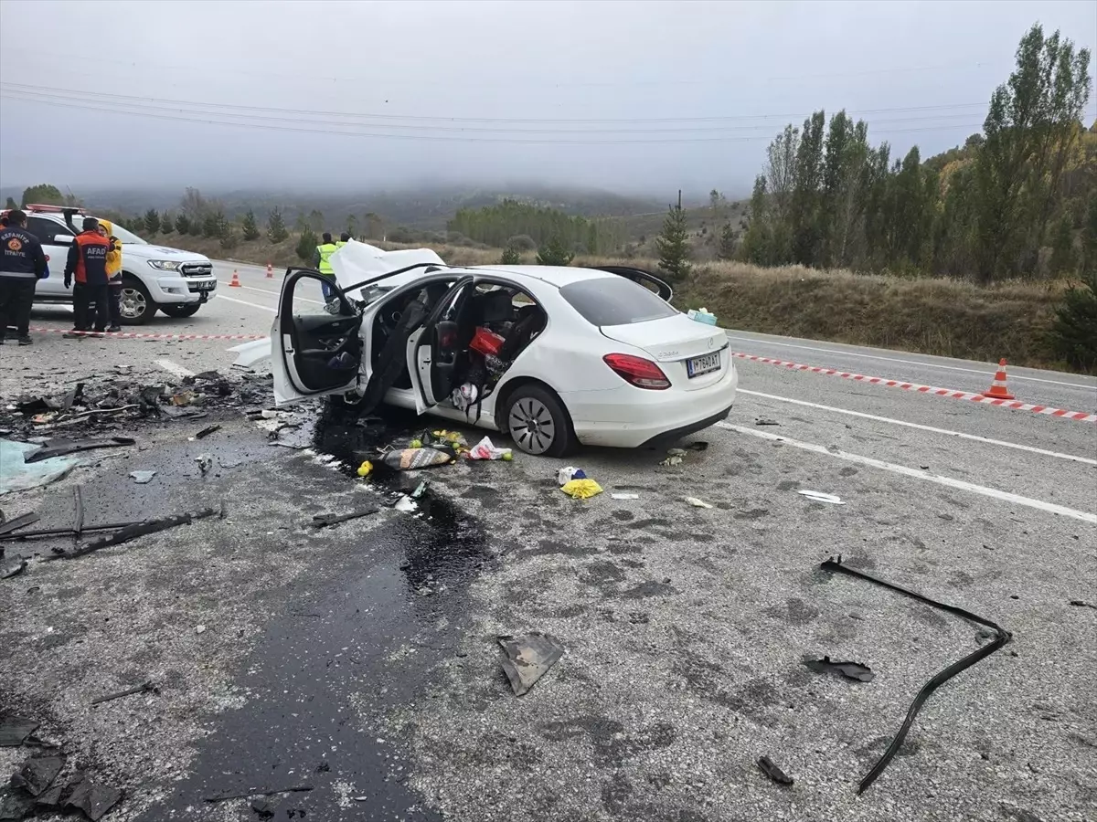 Erzincan’da trafik kazası: 5 kişi hayatını kaybetti