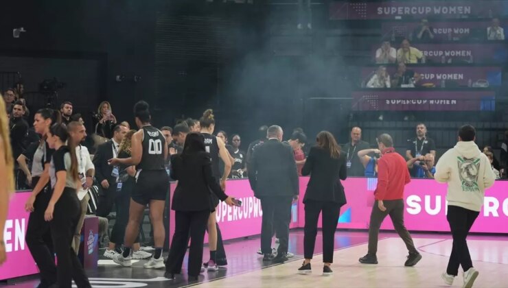 Fenerbahçe Opet – Beşiktaş Maçı Yanıcı Maddelerle Durduruldu