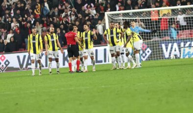 Fenerbahçe Samsunspor ile 2-2 Beraber Kaldı