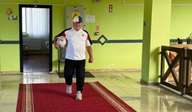 Futbola Aşkıyla Yaşlanıyor: ‘Maradona Kamil’