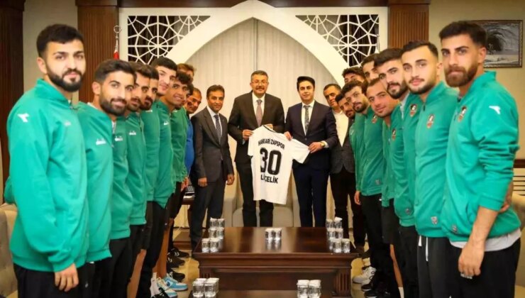 Hakkari Valisi Ali Çelik, Zap Spor Kulübü’nü Ziyaret Etti