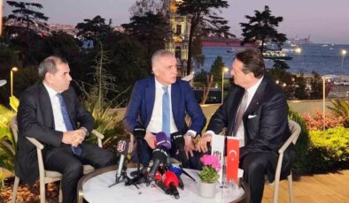 Hasan Arat, Dursun Özbek ve İbrahim Hacıosmanoğlu, açılışta bir araya geldi