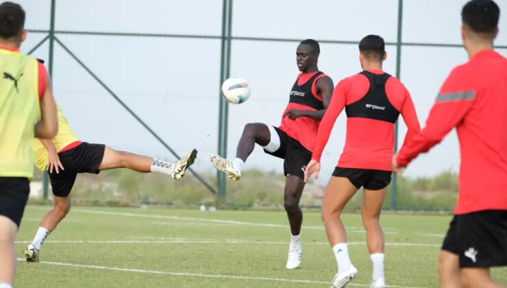 Hatayspor, Milli Maçlar Arasında Antrenmanlarına Devam Ediyor