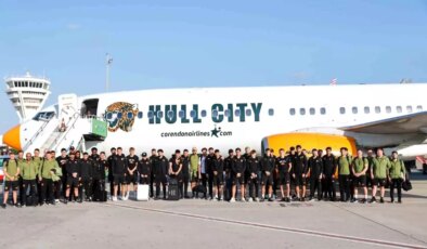 Hull City Antalya’ya Özel Uçakla İndi