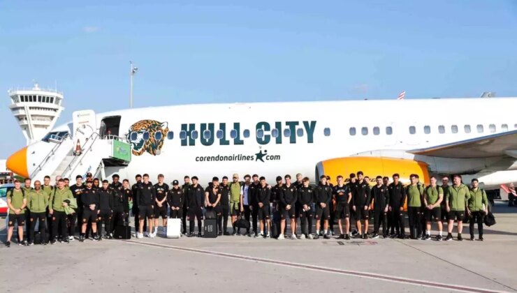 Hull City Antalya’ya Özel Uçakla İndi