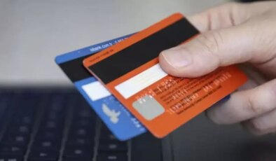 Kredi kartlarından katkı payı alınmasını içeren düzenleme ertelendi