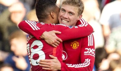 Manchester United, Brentford’u 2-1 ile Geçti