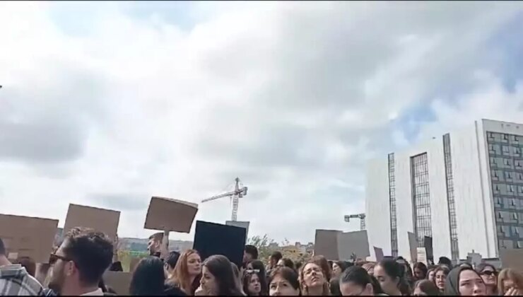 Medipol Üniversitesi Öğrencileri Ayşenur Halil İçin Protesto Düzenledi