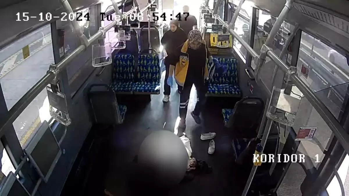 Metrobüste Doğum: Hanife Mete Bir Erkek Bebek Dünyaya Getirdi