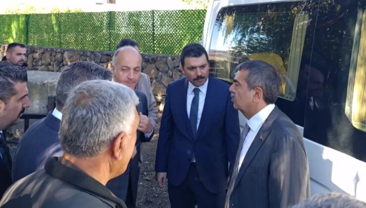 Milli Eğitim Bakanı Yusuf Tekin, Kargapazarı İlkokulu’nu Ziyaret Etti