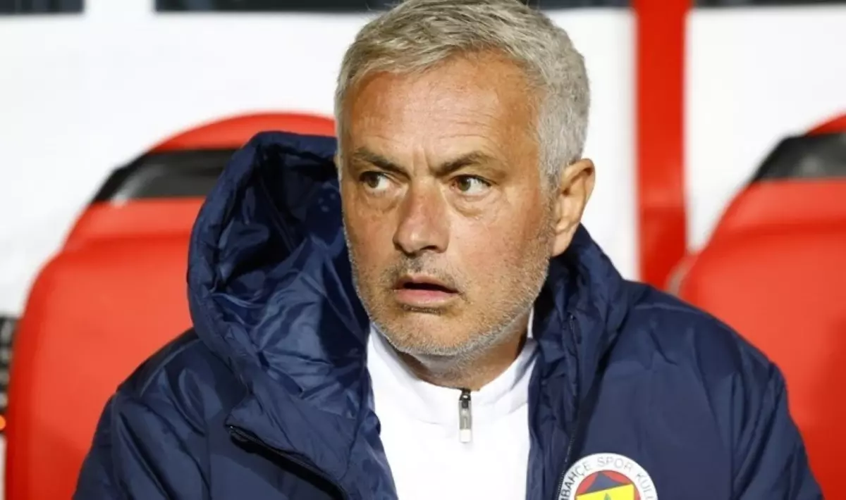 Mourinho yeniden İngiliz gazetelerinin manşetlerinde