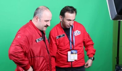 Mustafa Varank, TEKNOFEST’te Gençlere Hayallerinin Peşinden Koşmalarını Tavsiye Etti