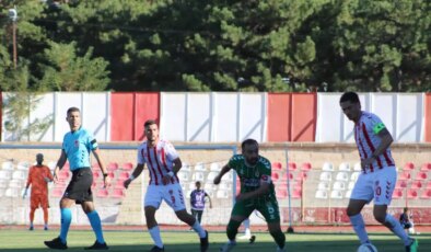Nevşehir Belediyespor ve Onuksports Kelkit Hürriyetspor Golsüz Beraberlik Sırasında