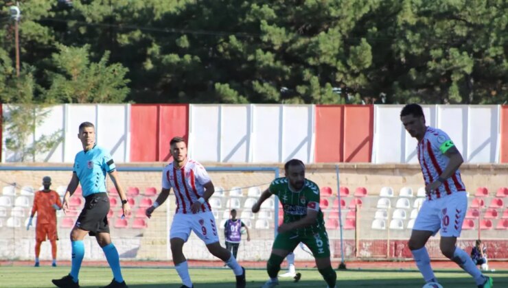Nevşehir Belediyespor ve Onuksports Kelkit Hürriyetspor Golsüz Beraberlik Sırasında